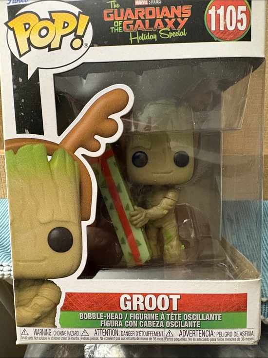 Funko Other - Funko Pop! Groot Bobble-Head in Green and Brown with Holiday Gift